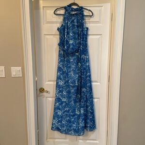 Sachin and Babi Kayla Gown in mediterranean bloom
Size 12 worn once